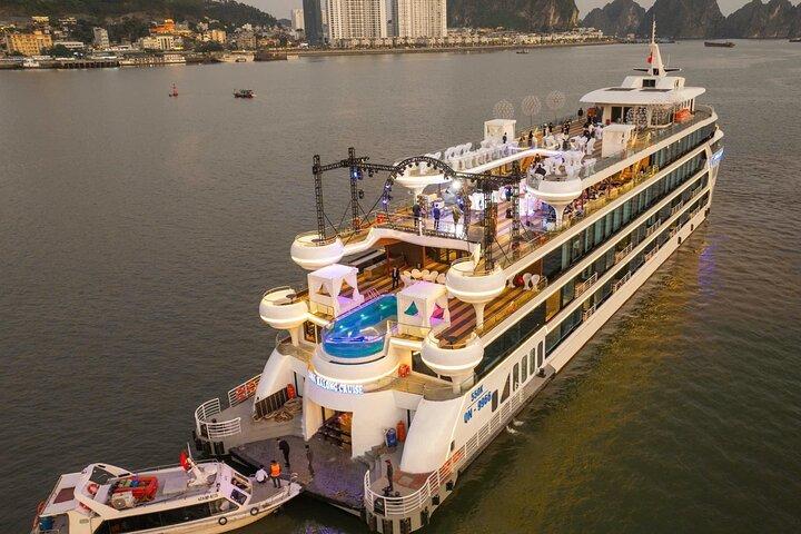 Luna Cruise Ha Long Bay - Premium Luxury Tour from Hanoi
