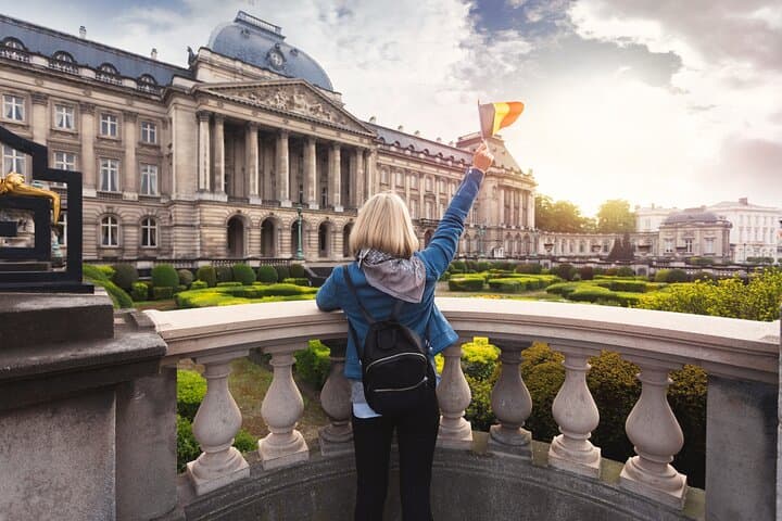 Private transfer from Amsterdam to Brussels, 2h Stop in The Hague