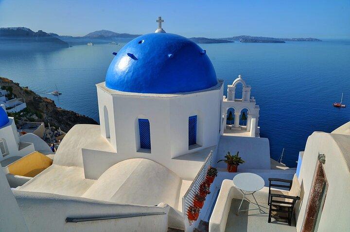 4 Hours Private Sightseeing Tour in Santorini