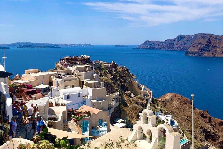 4 Hours Private Sightseeing Tour in Santorini