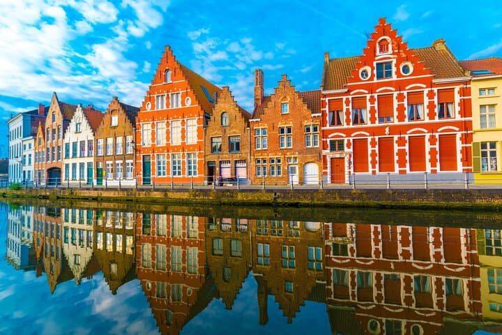 Private transfer from Amsterdam to Bruges, 2h Stop in Utrecht