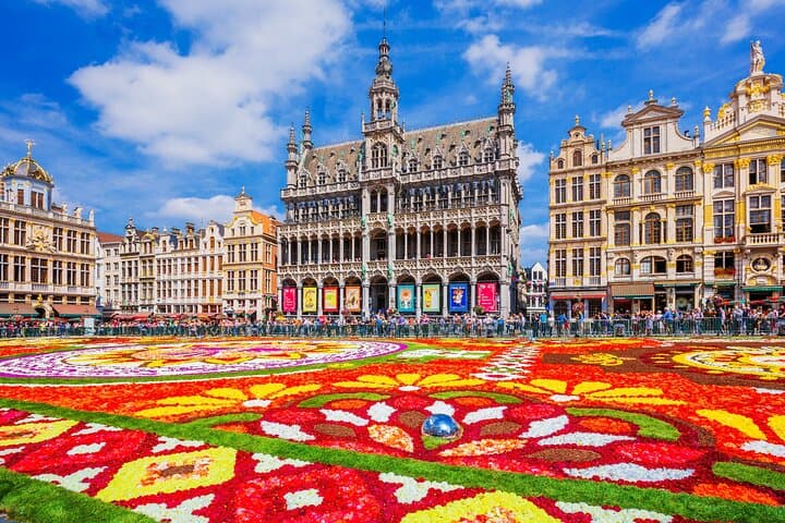 Private transfer from Amsterdam to Brussels, 2h Stop in Antwerp