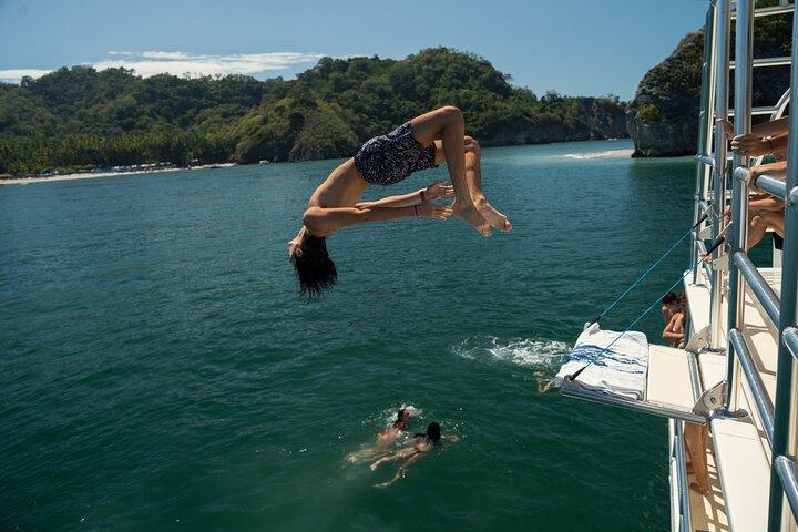 Tortuga Island Snorkel and Sunset Cruise from Jacó
