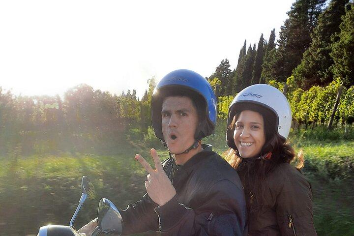 Florence Vespa Tour as a Passenger, max 6 people + Wine Window!