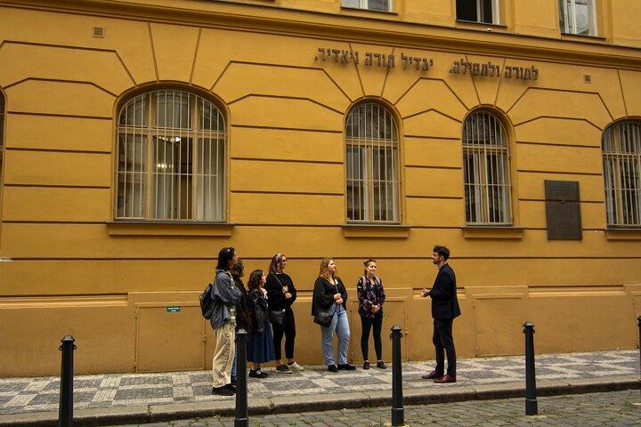 Private Tour of the Jewish Museum with Synagogues and Cemetery