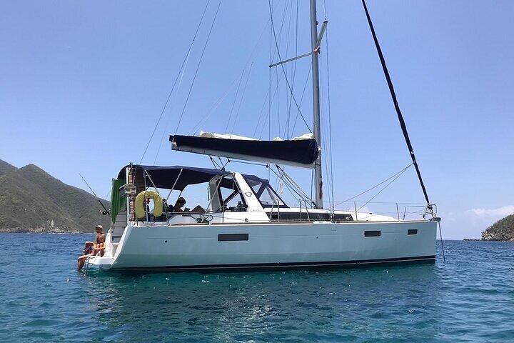 Trip (half day) in a Private Sailing Boat in the Tayrona Park