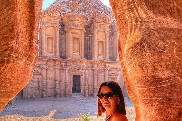 Full Petra and Wadi Rum Private Guided Tour from Amman or Airport
