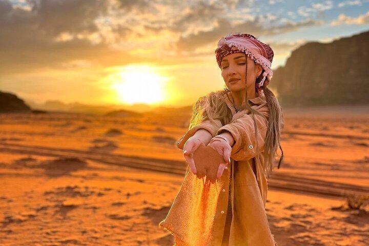 Full Petra and Wadi Rum Private Guided Tour from Amman or Airport