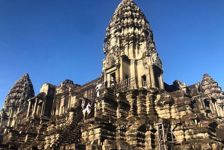 1 Day Discover Angkor Wat Sunrise Private Tour