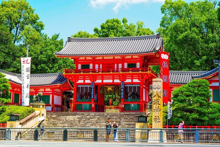 Kyoto Gion Tour with Cuisine and Maiko Show (private in option)