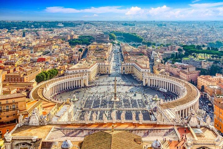 Private Transfer from Florence to Rome with 2h Sightseeing Stop