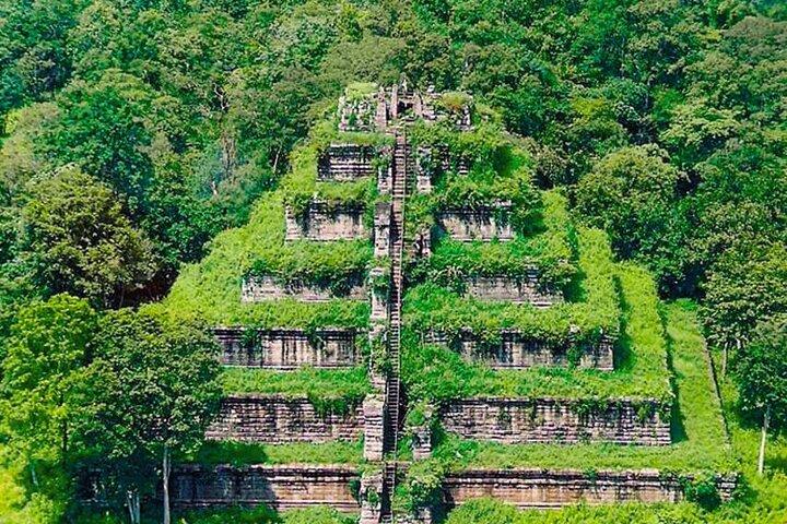 Excursion Koh Ker and Beng Mealea Temples Day Tour