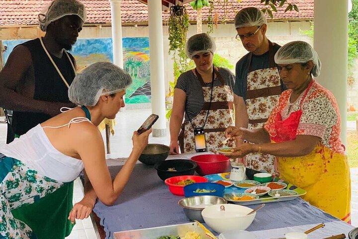 Authentic Sri Lankan Cooking Class in Mirissa