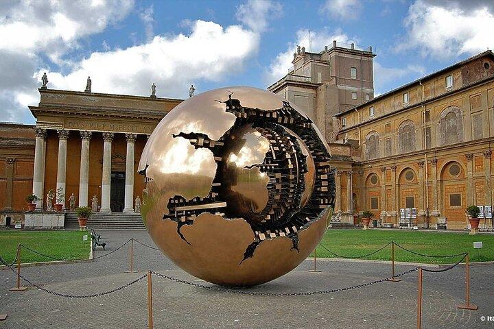Vatican Museum and Sistine Chapel Small Guided Tour