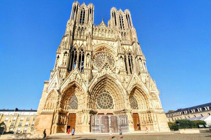 Full Day Champagne Pommery Small Group Tour