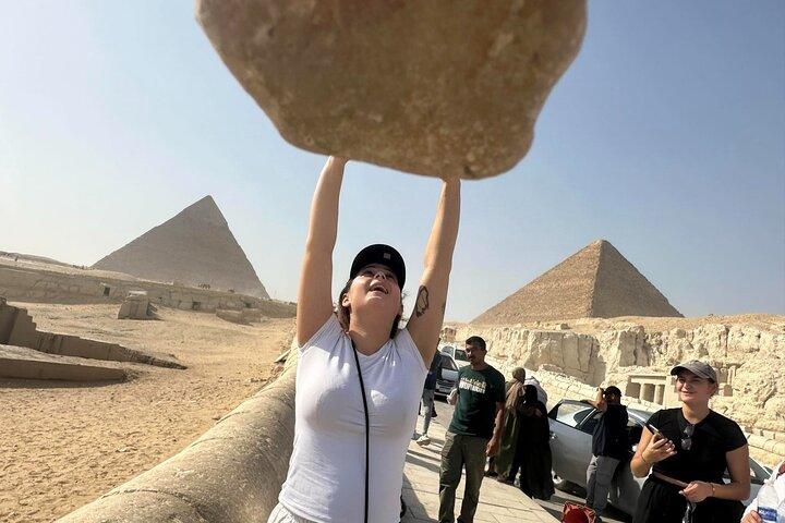 Private Cairo Highlights Tour (Pyramids, Grand Museum and Bazaar)