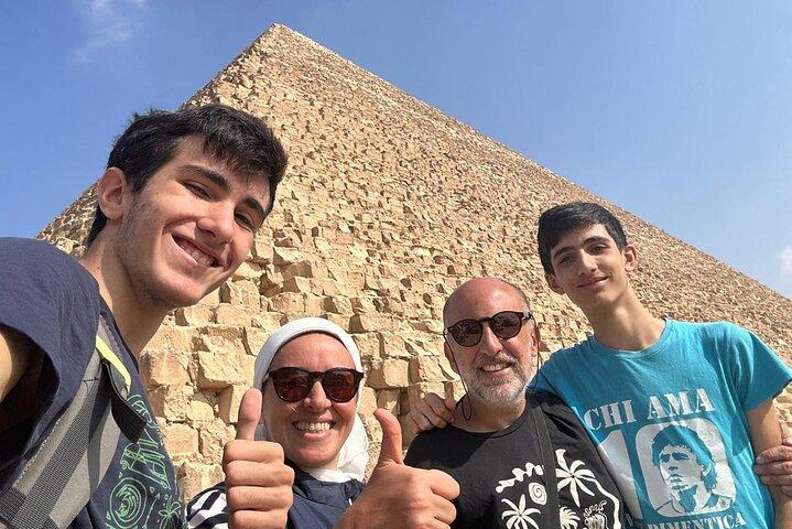 Private Cairo Highlights Tour (Pyramids, Grand Museum and Bazaar)
