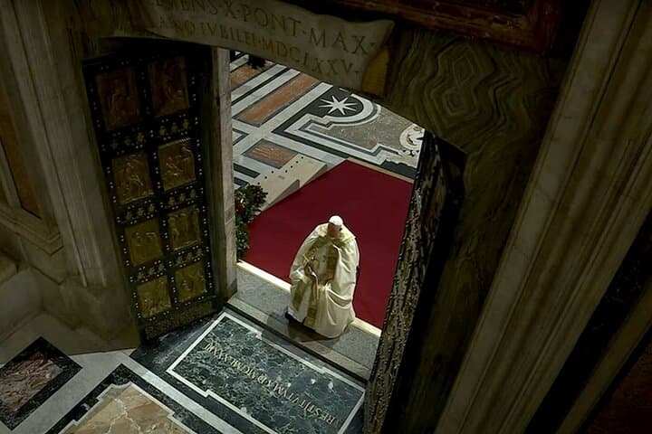 The Holy Doors Experience: Papal Basilicas & Seamless Transfer