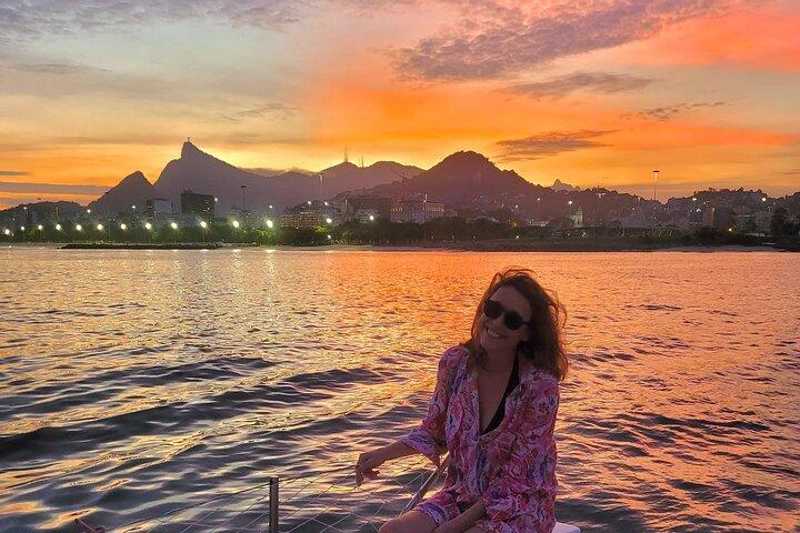 Private Tour with Churrasco in Vela Catamaran - Velas do Rio