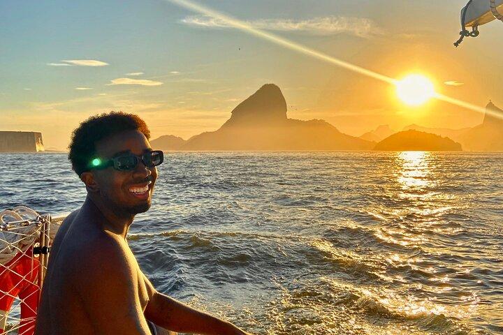 Private Tour with Churrasco in Vela Catamaran - Velas do Rio