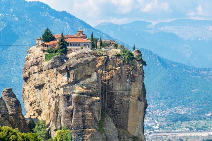 Private Transfer from Athens to Kalabaka, Kastraki & Meteora