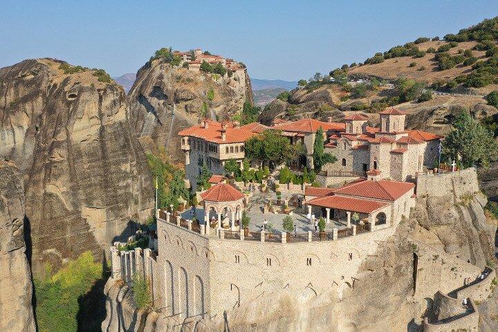 Private Transfer from Athens to Kalabaka, Kastraki & Meteora