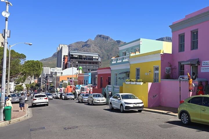 Cape Town Explorer's Delight: Culinary Walking Tour & Culture
