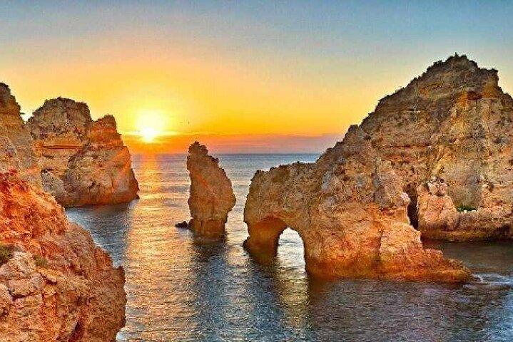 Algarve guided tour from Lisbon with Benagil cave cruise