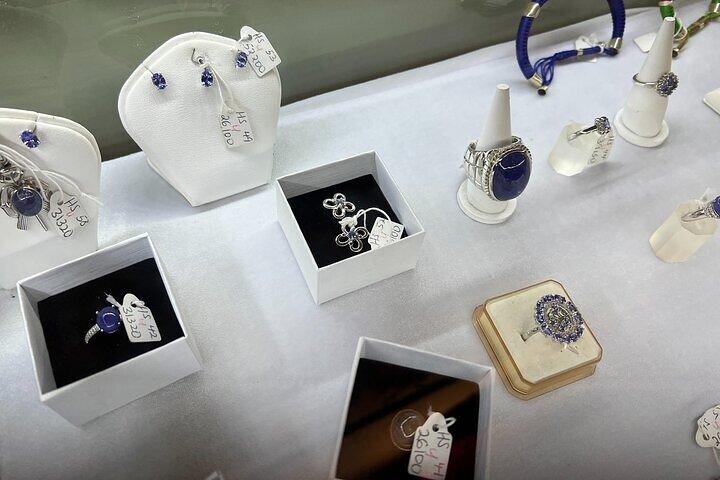 African Gemstones, Garnets Jewelry, Beads & Crafts Shopping Tour