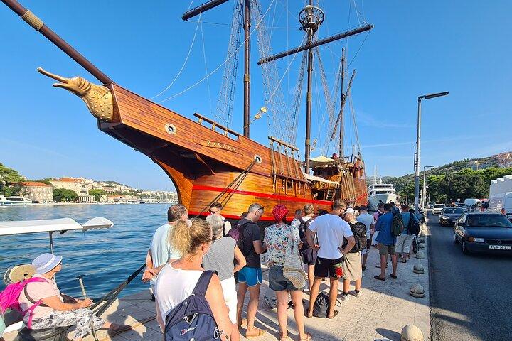 Elaphiti Islands On The Luxury Pirate Ship Karaka Dubrovnik