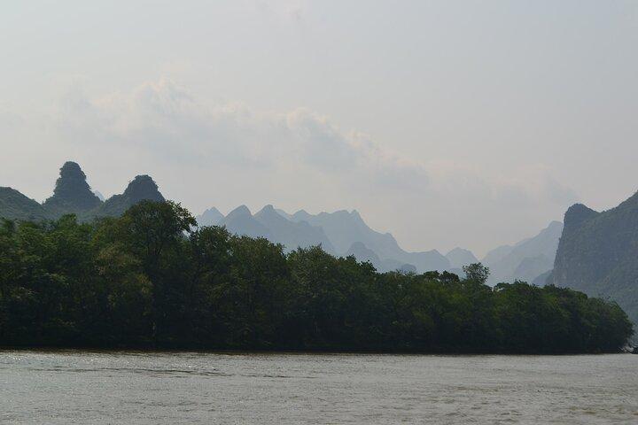 Guilin to Yangshuo Day Tour Li River Cruise and Reed Flute Cave