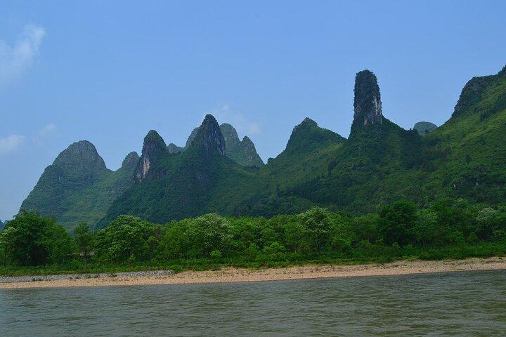 Guilin to Yangshuo Day Tour Li River Cruise and Reed Flute Cave