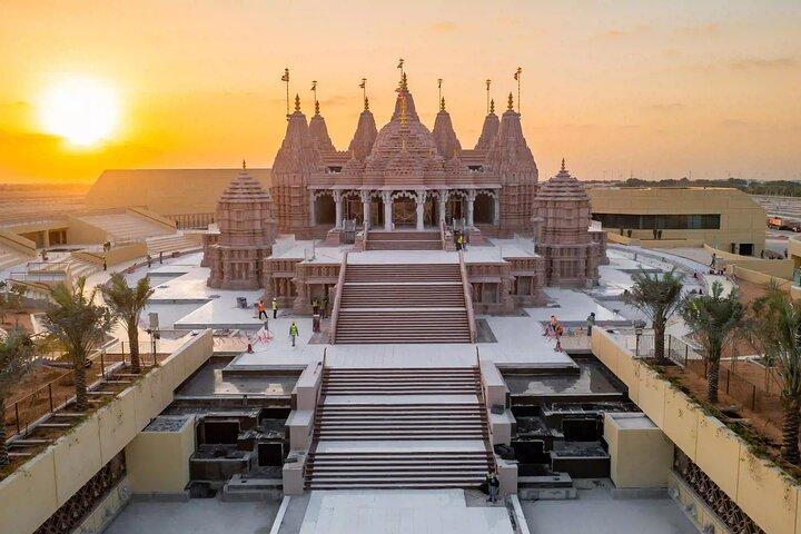 Private Abu Dhabi City Tour with BAPS Hindu Temple