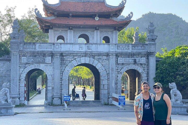 Private Tour from Hanoi to Ninh Binh: Hoa Lu, Tam Coc & Mua Cave