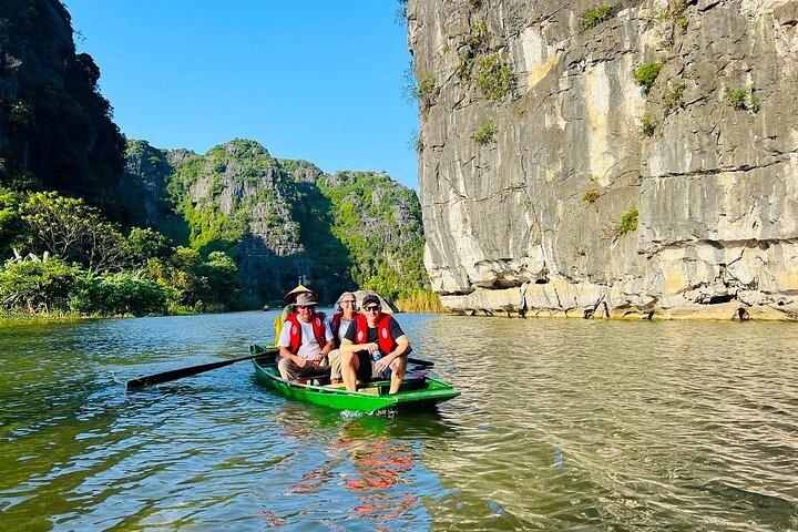 Hanoi: 3-Day Ninh Binh & Ha Long–Bai Tu Long Bay Overnight Cruise