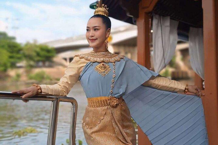 Heritage Cruise and Wat Arun Instagram Photo Experience