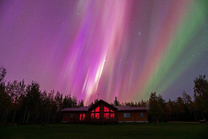 Northern Lights Lodge & Chase Tour from Fairbanks
