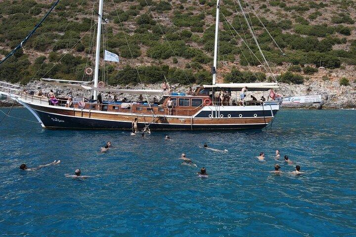 Saranda Prince Ennio-Daily Yacht Tour