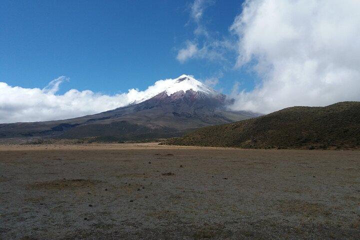 Cotopaxi Volcano and Quilotoa Lagoon Full Day Tour