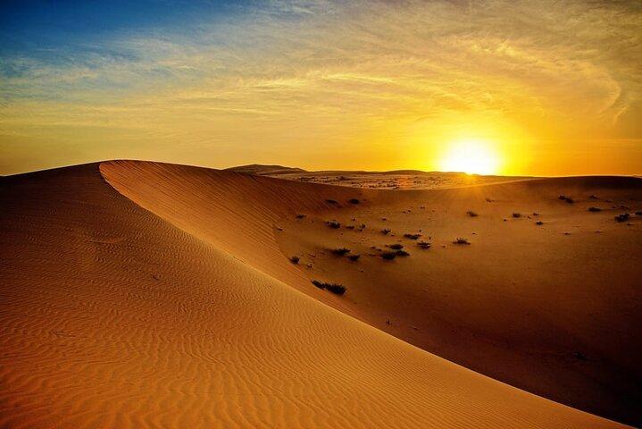 Dubai Morning Desert Safari with dune bashing & sand boarding