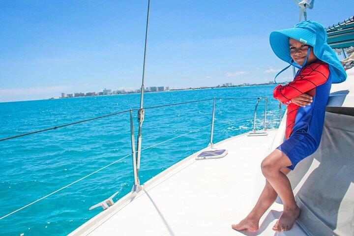 Cancún Private Catamaran with Snorkeling Stop