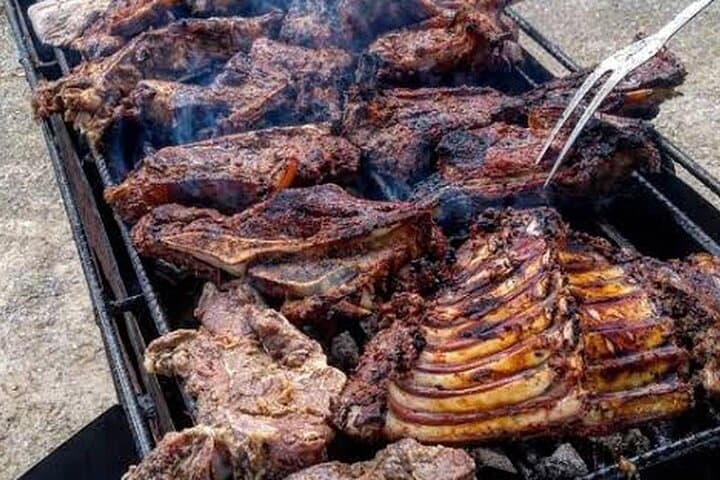 Nairobi Nightlife and Safari Park Hotel Dinner Experience