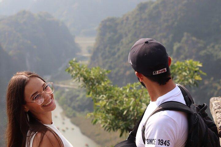 Ninh Binh Highlights: Deluxe Tour to Hoa Lu, Trang An, Mua Caves