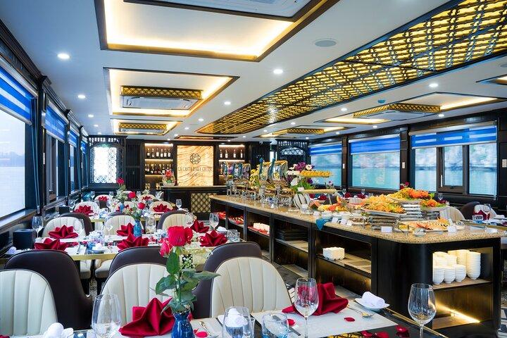 From Hanoi : Luxury Cruise 7h Halong Bay with Jacuzzi & Limousine