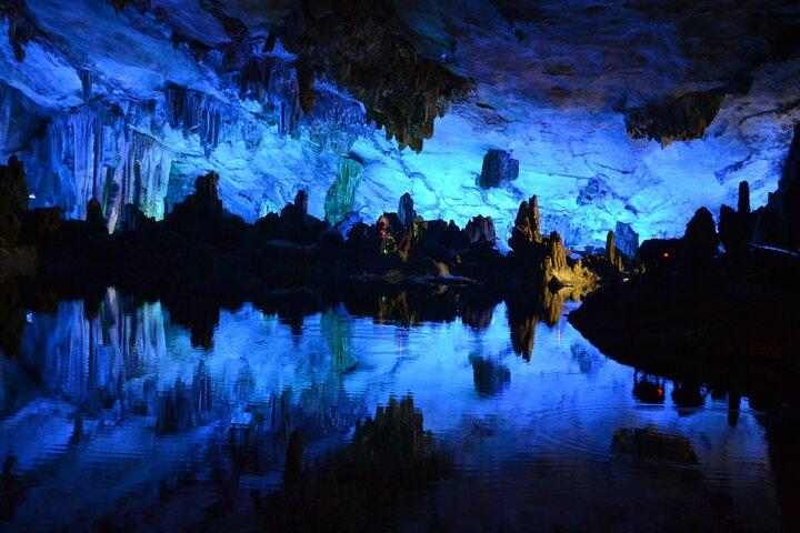 Guilin to Yangshuo Day Tour Li River Cruise and Reed Flute Cave