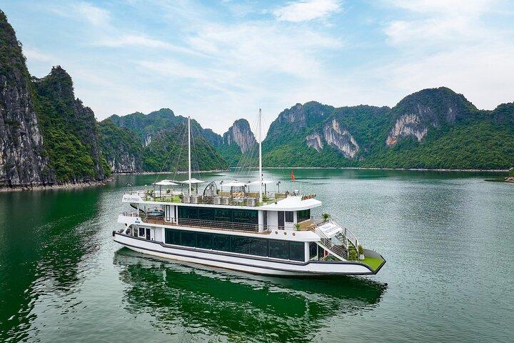 From Hanoi: Luxury Halong Hercules Premium Cruise, Buffet Lunch