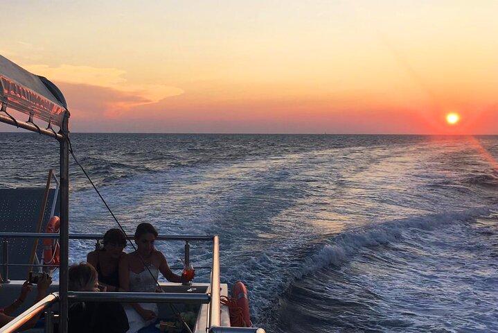 Sunset boat tour with aperitif