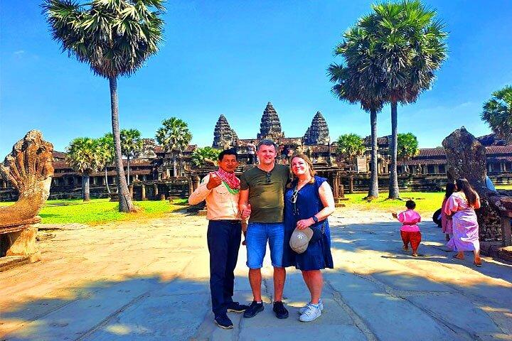 Angkor Wat Temple Tour Sunrise or Sunset with Tour Guide
