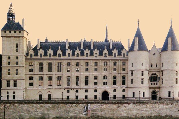 Sainte Chapelle & Conciergerie Tour