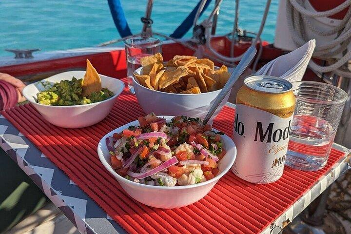 6hrs of Sailing in Bacalar Lagoon: discover Cenotes, Islands and Stromatolites.